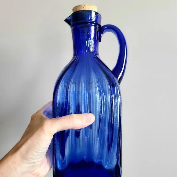Cobalt blue ribbed glass bottle/jar/decanter with cork stopper. - Picture 9 of 12